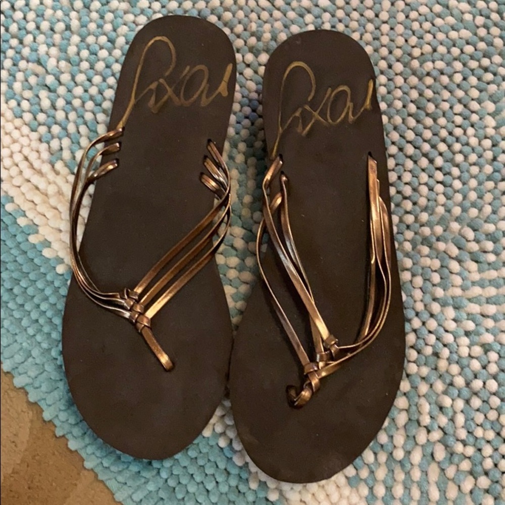 Roxy wedged flip flops